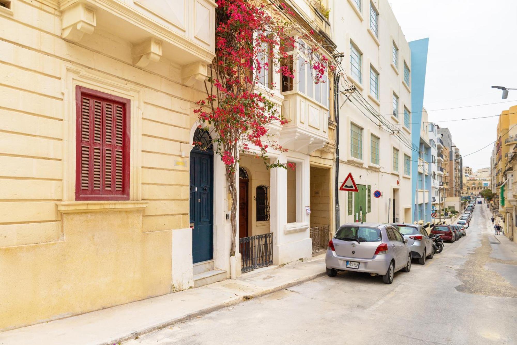 Quiet Ensuite Budget Twin Room Sliema Bagian luar foto
